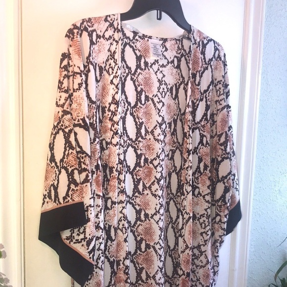100% Viscose Snake Print Kimono Cover Up Size Small-Medium - Picture 2 of 7